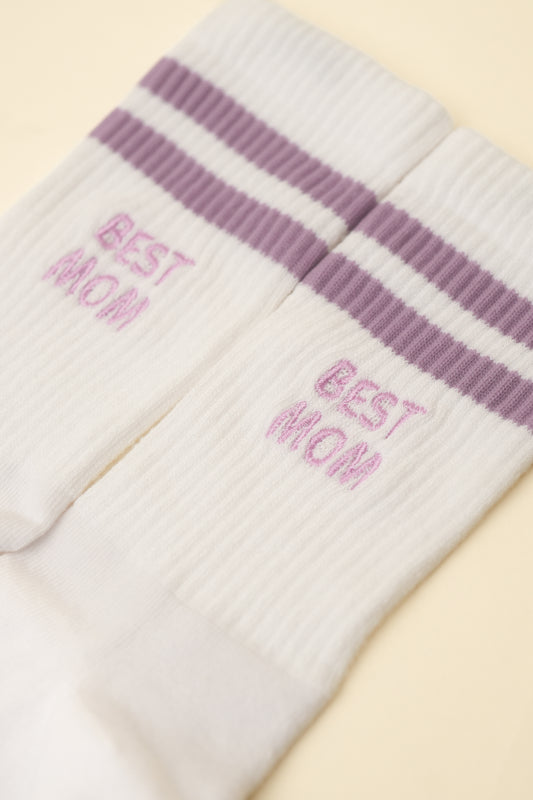 Bestickte Best Mom Socken mit Wunschtext – Bio-Baumwoll-Tennissocken – Bild 2