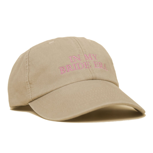 Stone Vintage Cap mit pinker Stickerei „IN MY BRIDE ERA“ seitlich