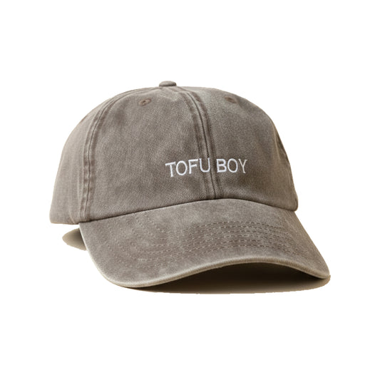 Brown Vintage Cap mit weißer Stickerei „TOFU BOY“ frontal