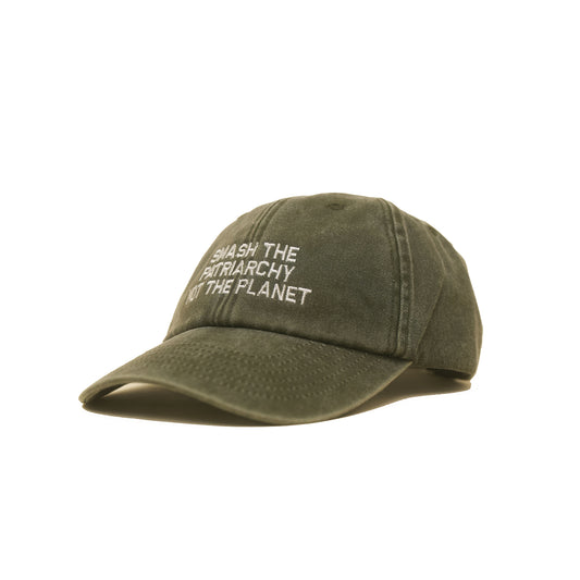 olive Vintage Cap mit heller Stickerei „Smash the Patriarchy Not the Planet“ seitlich