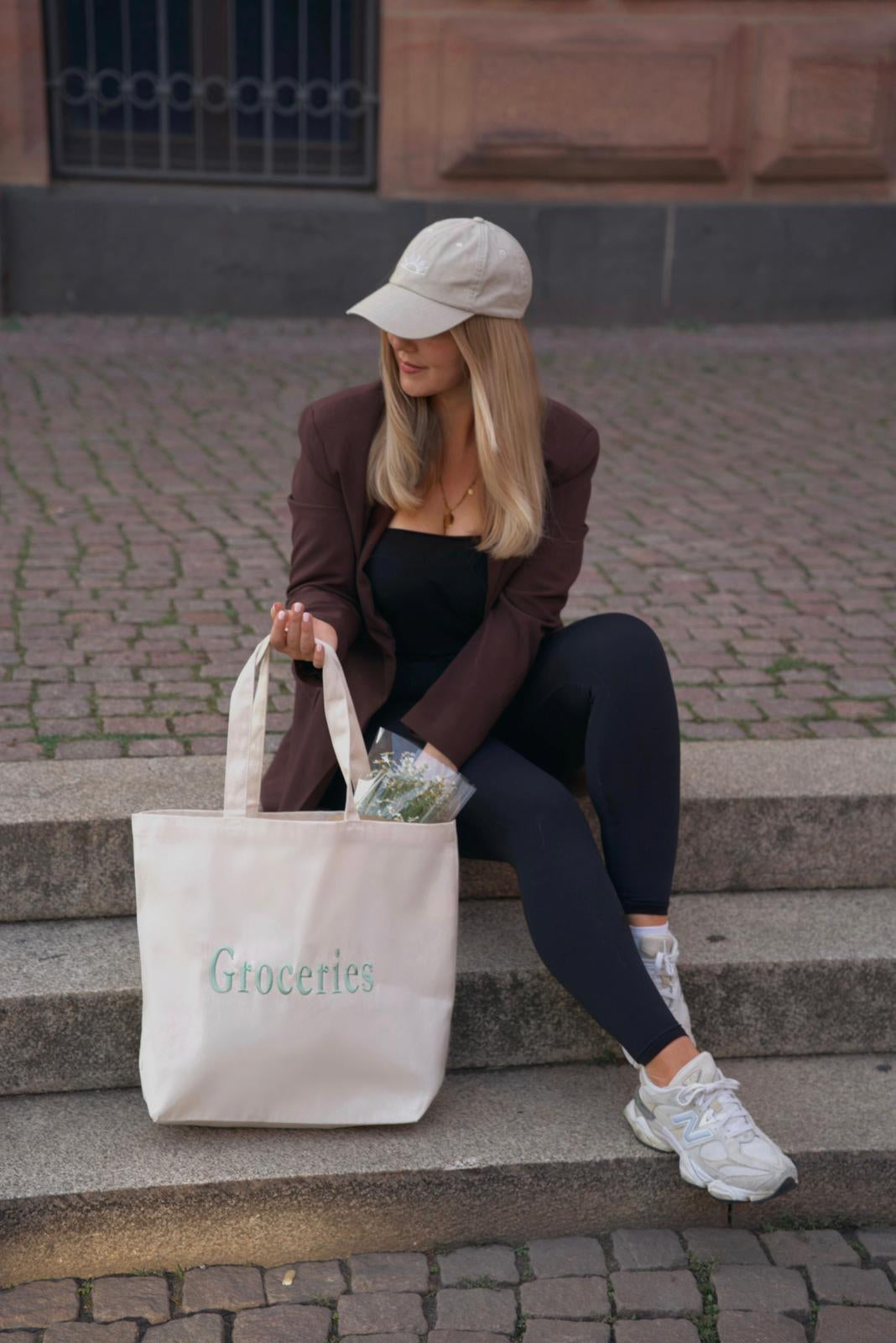 Personalisierte Baumwolltasche bestickt – Maxi Bag mit eigenem Text & Logo – Bild 2