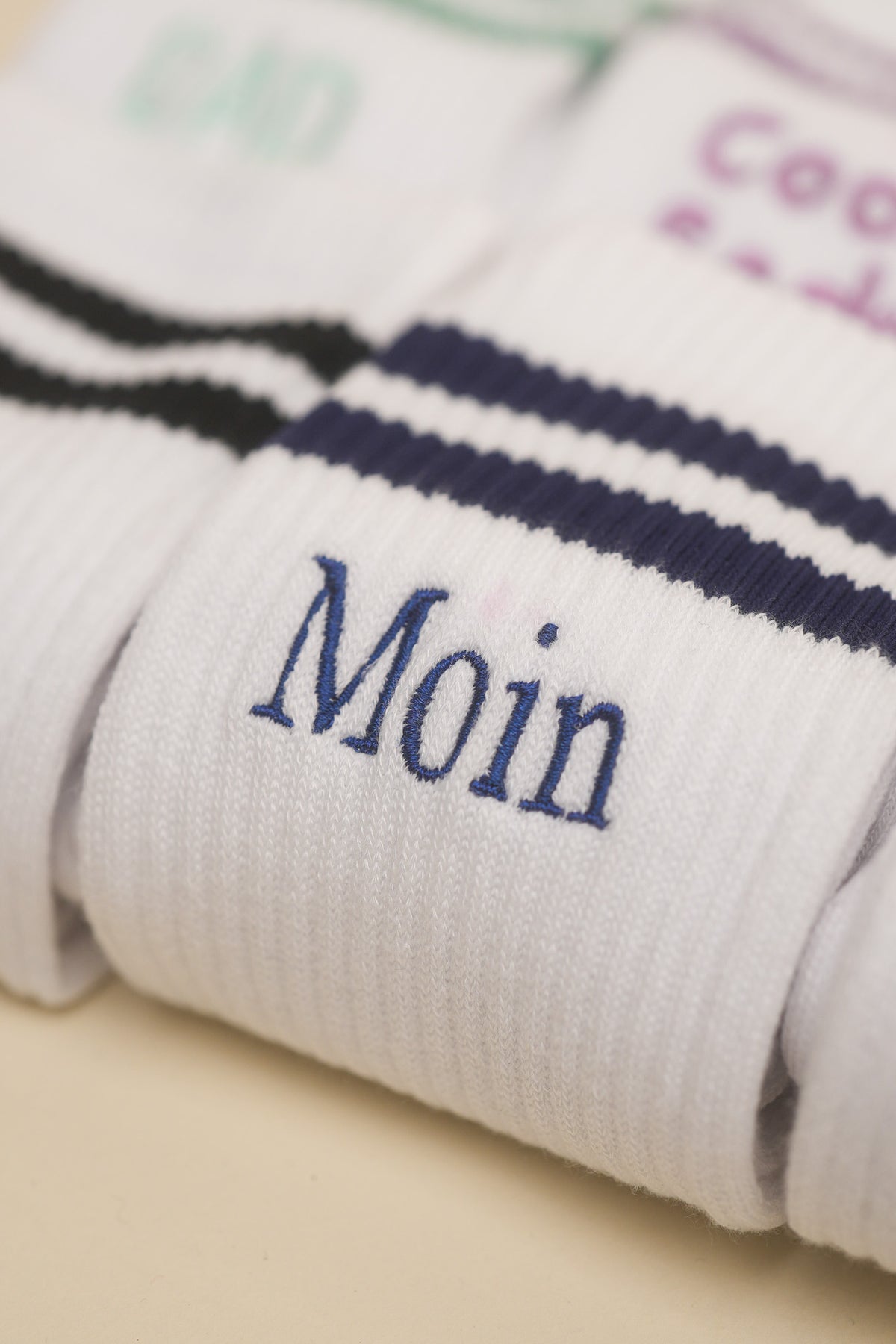 Bestickte Moin Socken aus Bio-Baumwolle