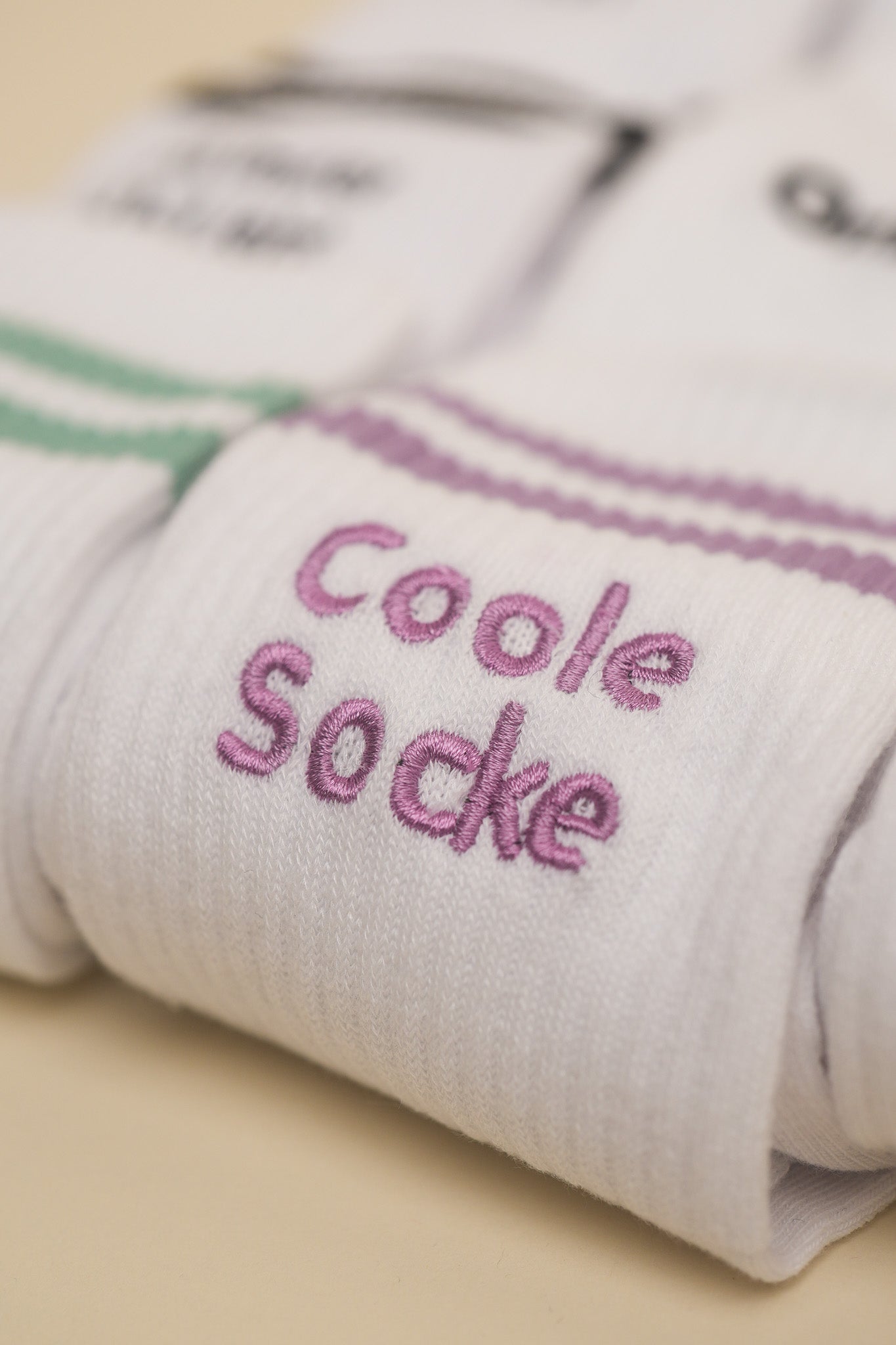 Bestickte Coole Socke Socken aus Bio-Baumwolle