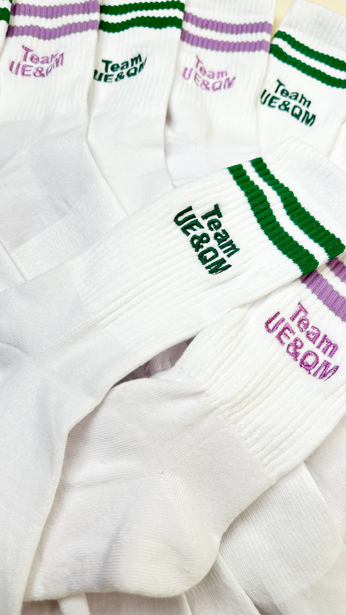 Bestickte JGA Socken aus Bio-Baumwolle – Bild 2