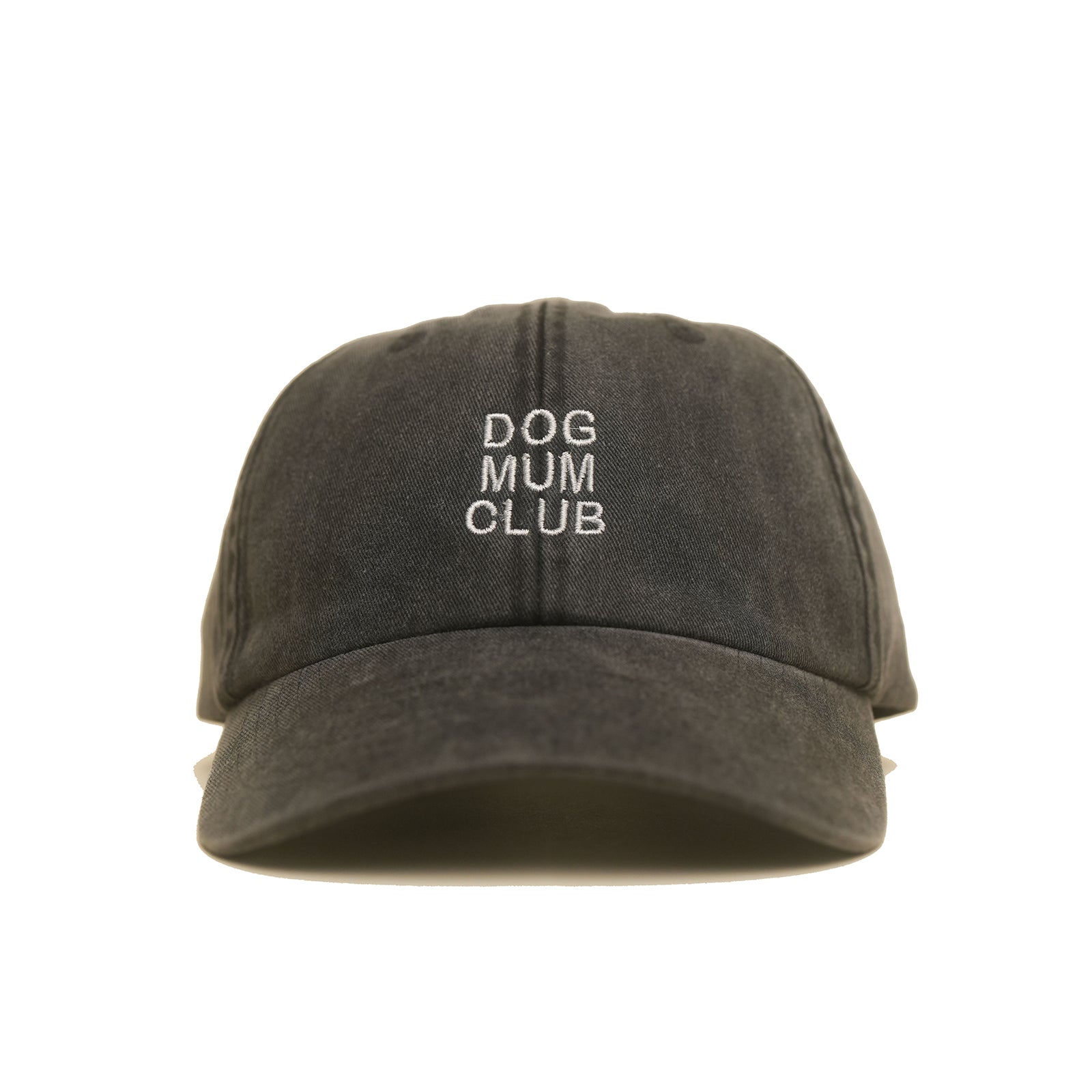 Black Vintage Cap mit weißer Stickerei „Dog Mum Club“ frontal