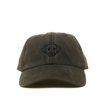 Black Vintage Cap mit schwarz gesticktem Hundekopf frontal