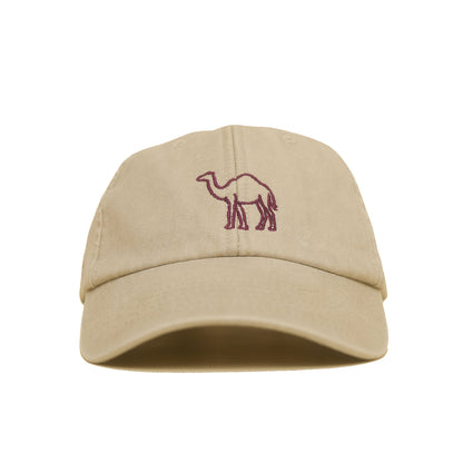 Stone Vintage Cap mit dunkelrot gesticktem Kamelmotiv frontal