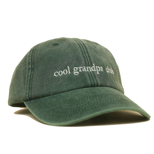 Bottle Green Vintage Cap mit heller Stickerei „cool grandpa club“ seitlich