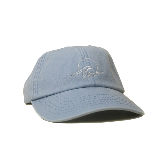 Light blue Vintage Cap mit gesticktem Wellen- und Sonnenmotiv seitlich