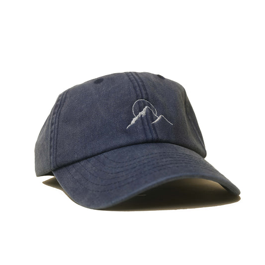 Denim Vintage Cap mit gesticktem Berg- und Sonnenmotiv seitlich