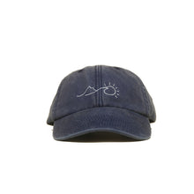 Denim Vintage Cap mit gesticktem Sonnenaufgang in Frontansicht