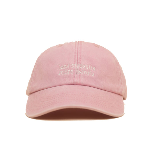 Dusky Pink Vintage Cap mit heller Stickerei „Less Stress, More Bonita“ frontal