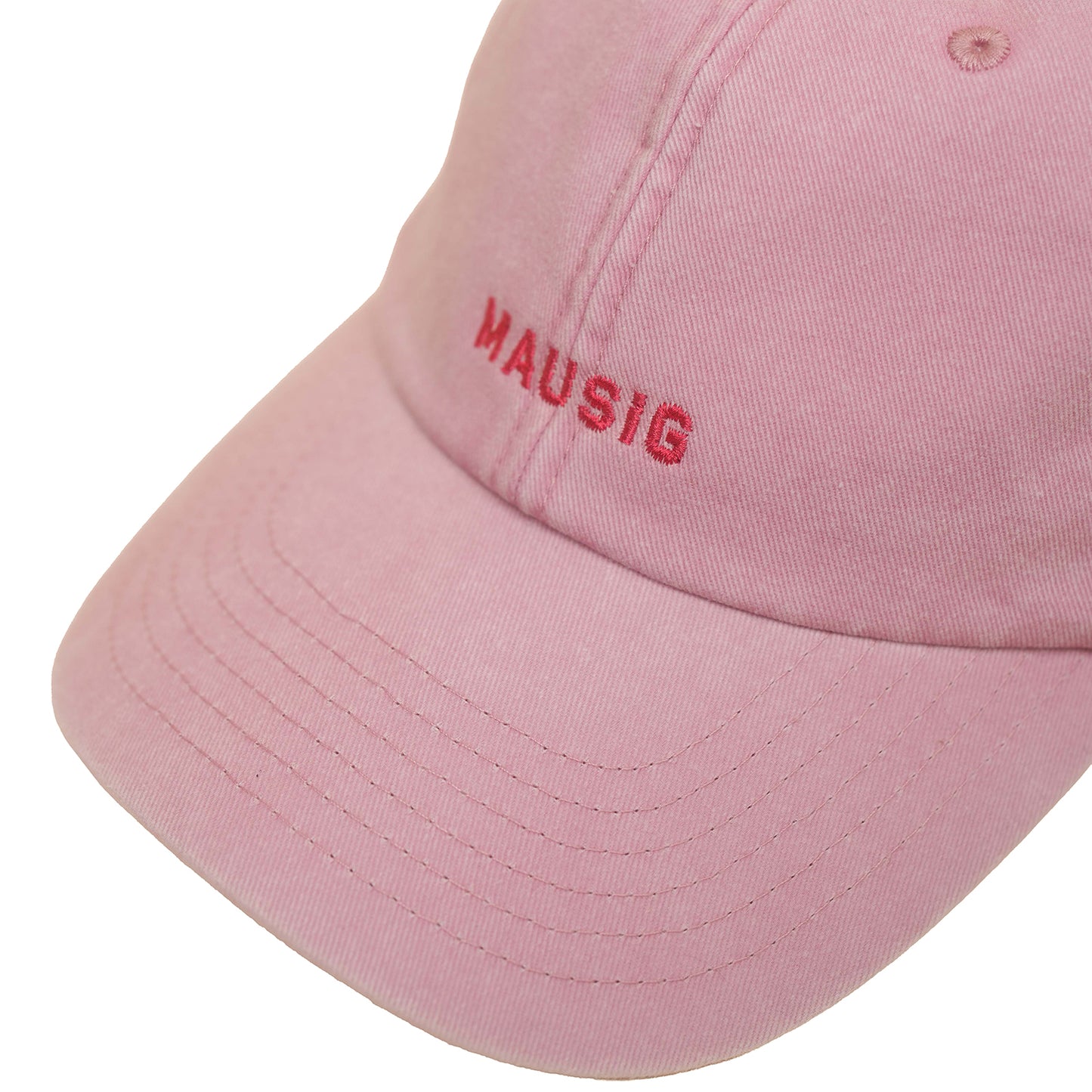 Dusky pink Vintage Cap mit roter Stickerei „MAUSIG“ nah