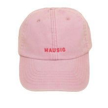 Dusky pink Vintage Cap mit roter Stickerei „MAUSIG“ oben