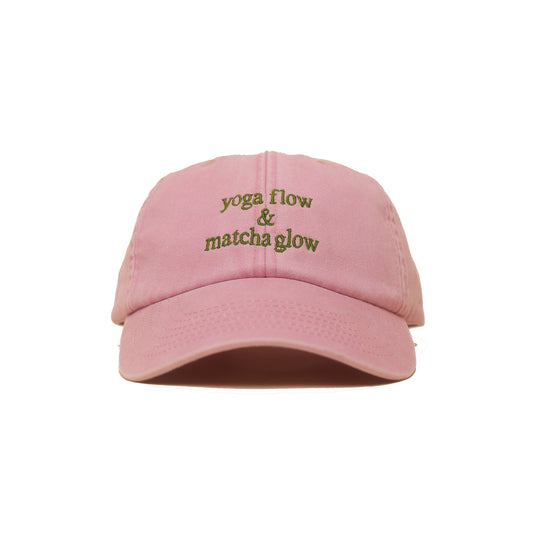 Dusky pink Vintage Cap mit grüner Stickerei „Yoga Flow & Matcha Glow“ frontal