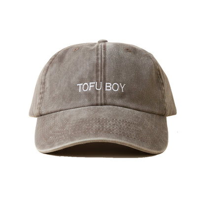 Brown Vintage Cap mit weißer Stickerei „TOFU BOY“ frontal